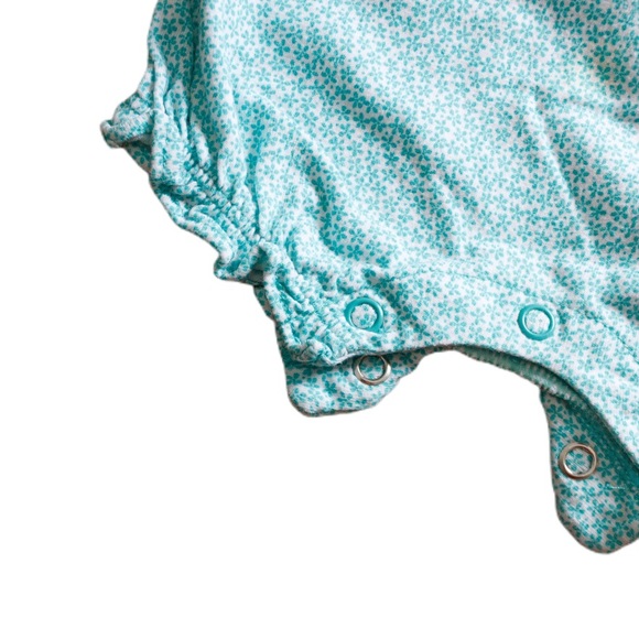 4/25$ | Carter's | Green Onesie with Cute Bow - Picture 6 of 7